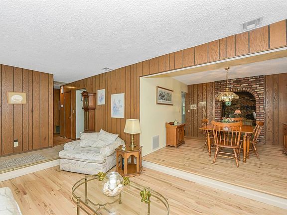 2nd image of 2904 Ocean Ave