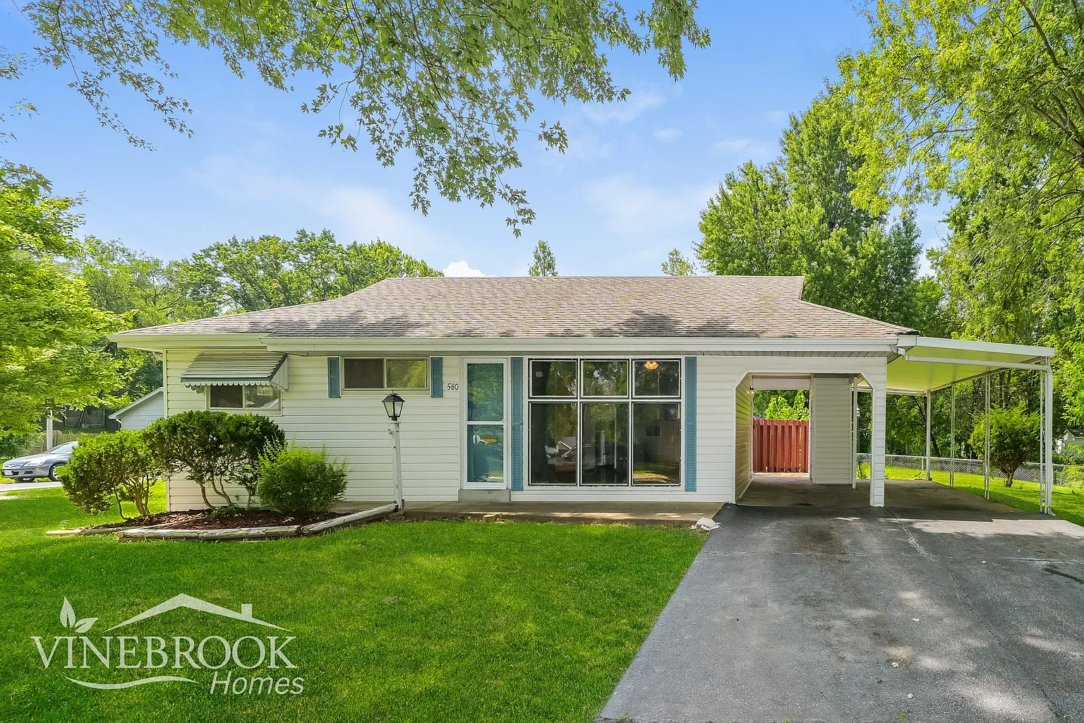 580 Marechal Ln photo 1