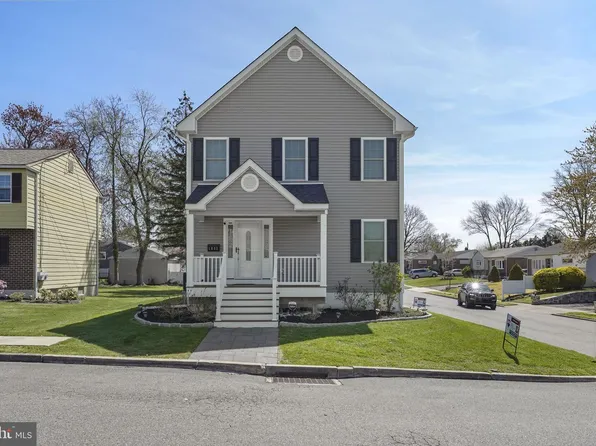 1002 11th Ave, Folsom, PA 19033