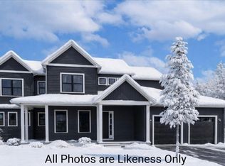 13 Barn Rd, South Burlington, VT 05403