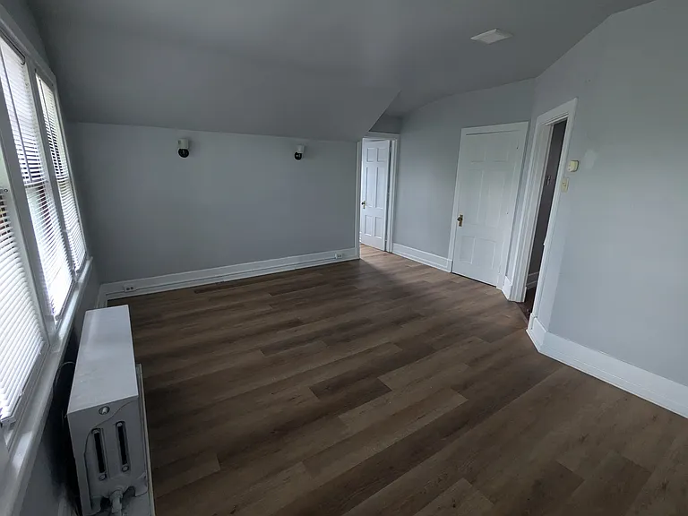 916 Centre Ave #3 — Photo 13