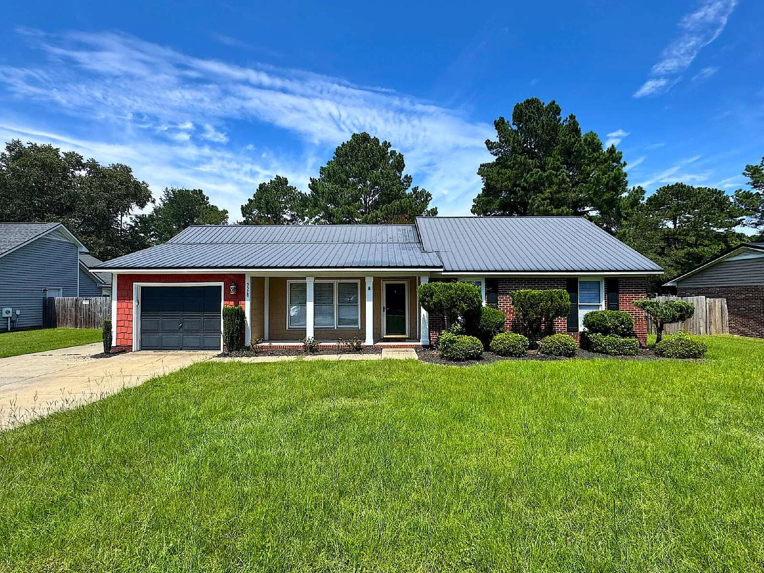 3 bed, 2.0 bath, 1232 sqft, $1,495 — Photo 1