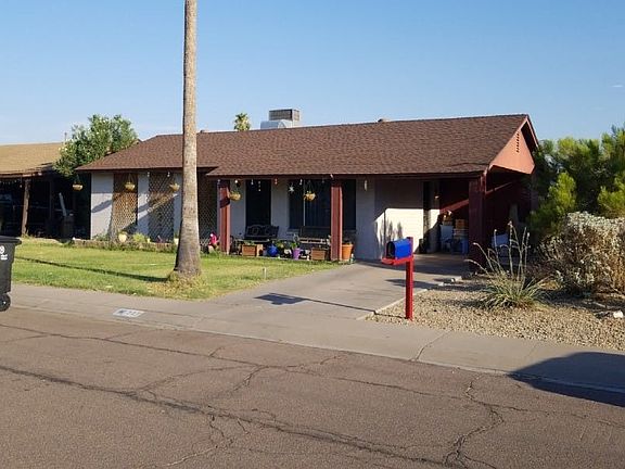 3rd image of 717 E Yale Dr