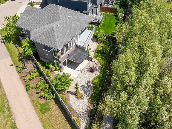3rd image of 2325 Sparrow Cres NW