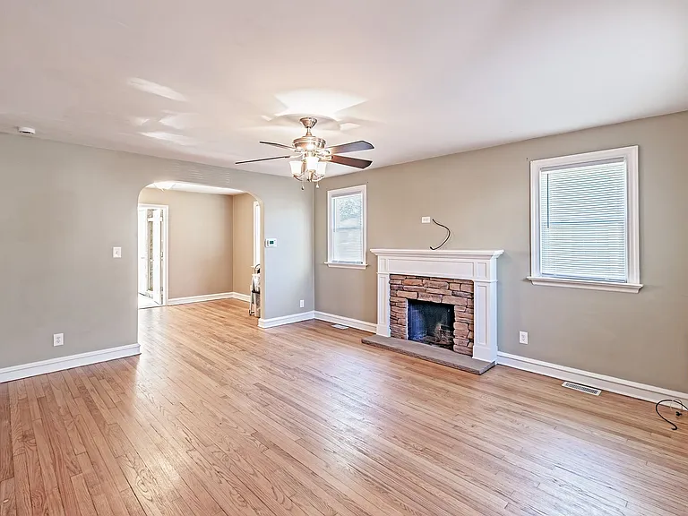 514 Essex Ave — Photo 11
