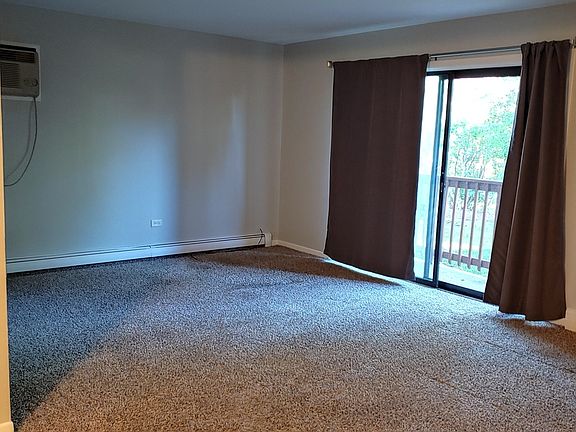 2nd image of 1130 Chalet Dr APT 1N
