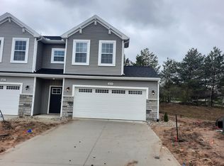 4609 Glen Haven Dr, Kentwood, MI 49512