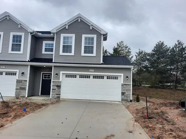 4609 Glen Haven Dr, Kentwood, MI 49512