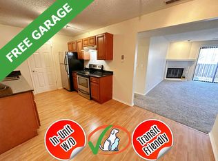 1340 Brook St APT L, Saint Charles, IL 60174