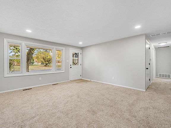 3rd image of 2622 Forest Valley Dr