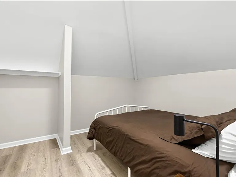 558 Marston St #5 — Photo 12