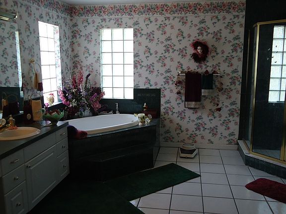 3rd image of 13718 Wilkes Dr