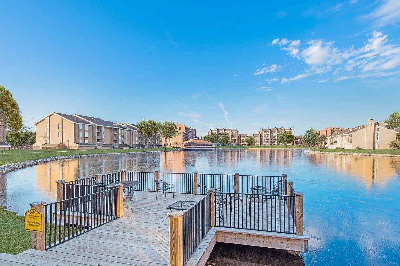 Regency Lakeside Apartment Homes — Photo 1