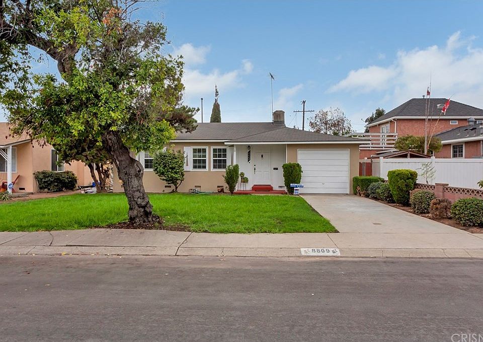 1st image of 8809 De Haviland Ave