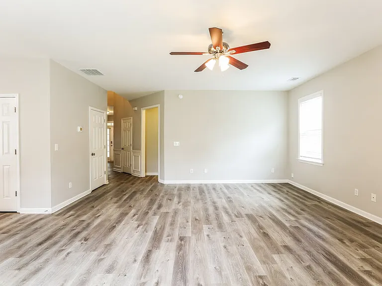 5485 Fieldfreen Dr — Photo 8