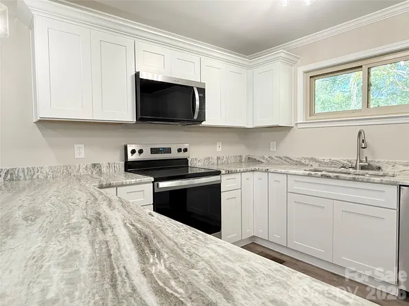 1297 Potter Rd, Lancaster, SC 29720