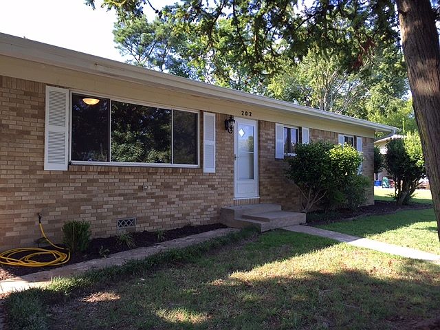 FRONT OF HOUSE