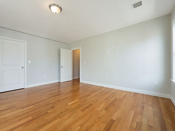 3rd image of 353-357 Adams St #R