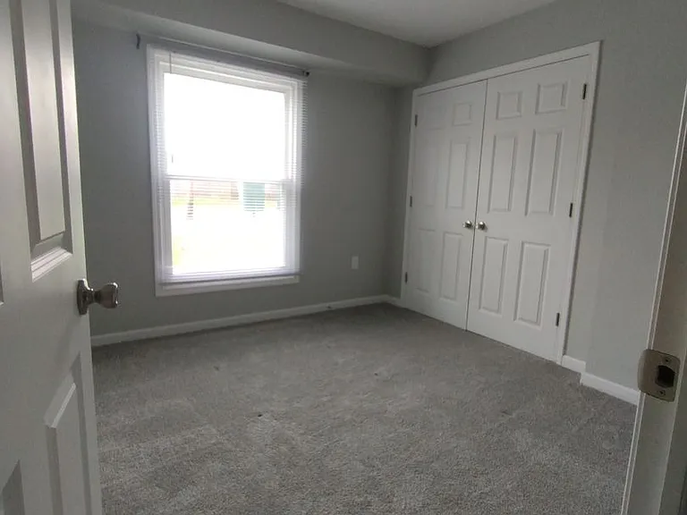 11 Robert Dr — Photo 8