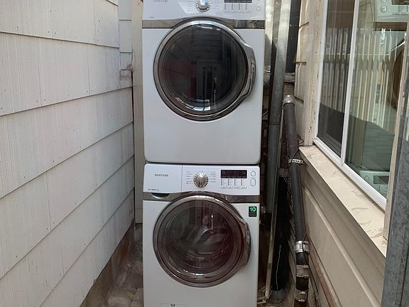5th image of 104 Moneta Way