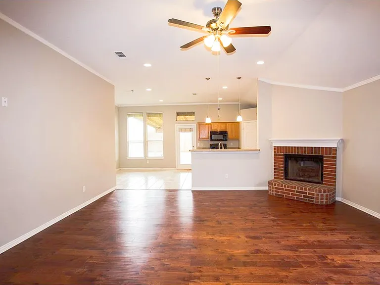 1006 Port Aransas Dr — Photo 3