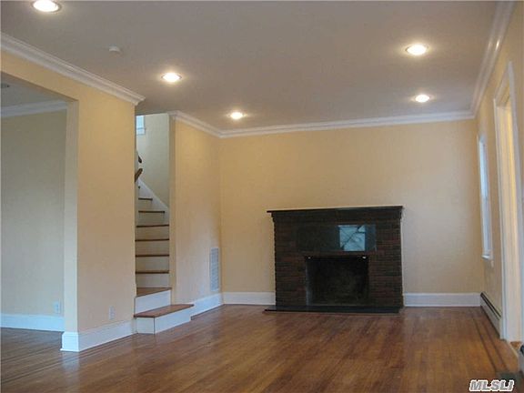4th image of 220 Spruce St