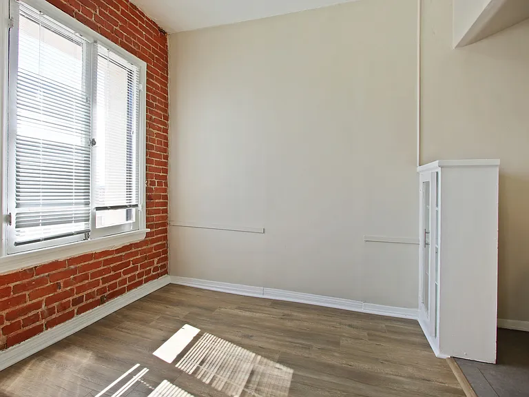 Ancelle Apartments - Studio Dining
