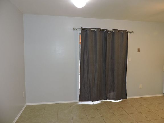 5th image of 7820 Oak Forest Pl