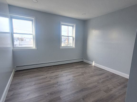 4th image of 1307 E 92nd St #2