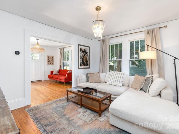 charlotte-north-carolina-2078154998 picture