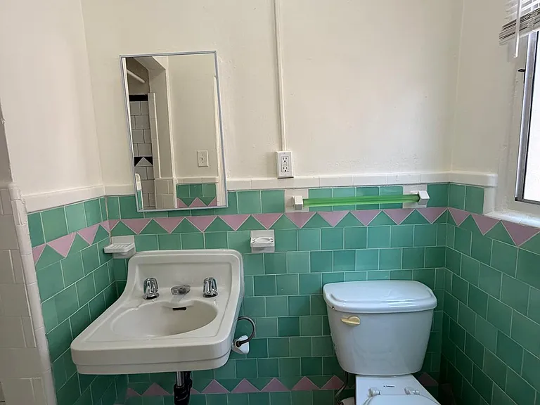 111 S Manhattan Pl #206 — Photo 5