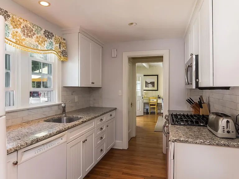 52 Overshores Dr E — Photo 11
