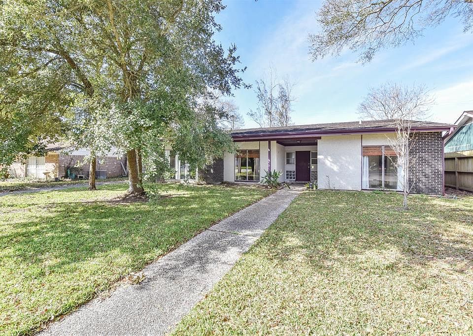 1st image of 2219 Bayou Dr
