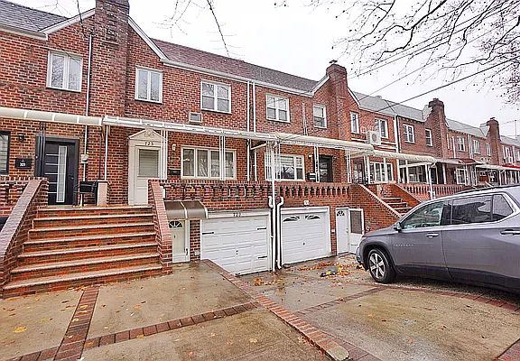 3rd image of 723 Desmond Ct