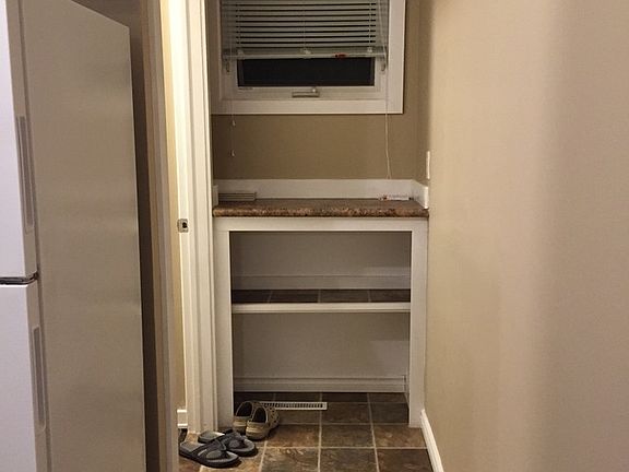 5th image of 2042 Reynolds St