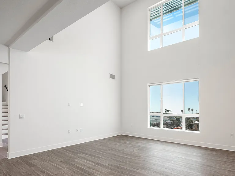 Living Room | Penthouse B FOUR
