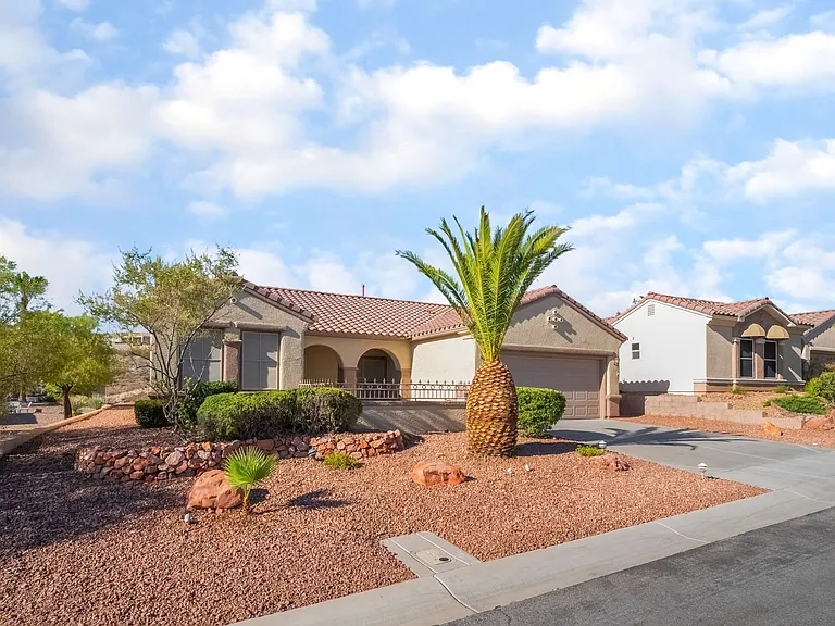 2571 Thatcher Ave — Photo 25