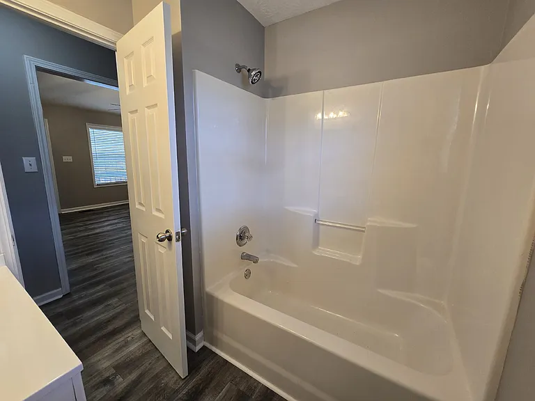 460 Caney Ln — Photo 11