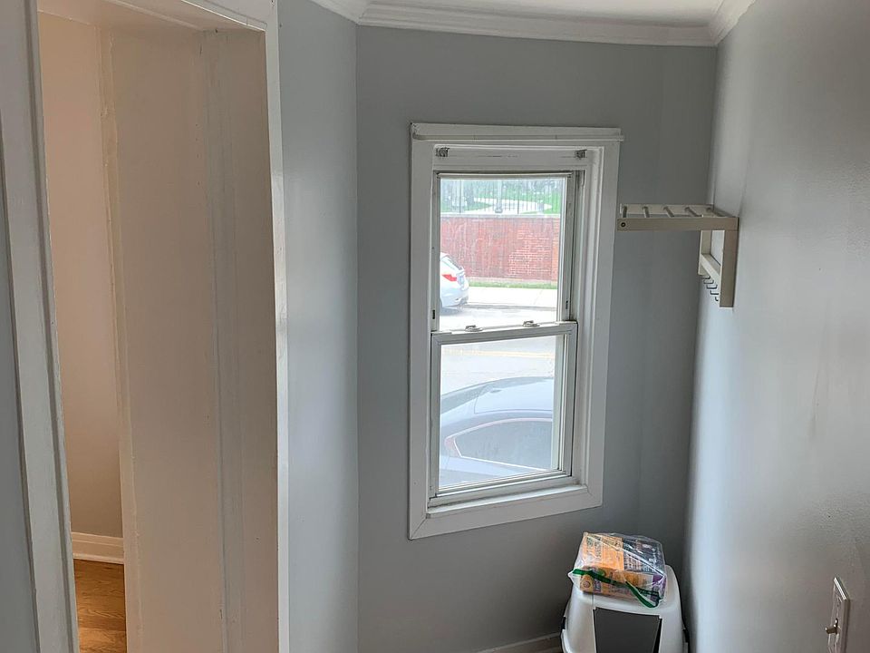 Front entry/ mud room