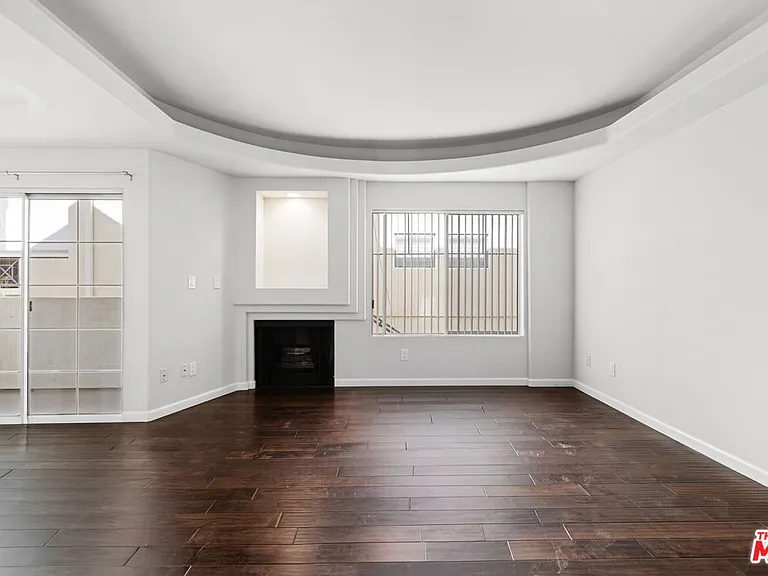 10627 Moorpark St #8 — Photo 4