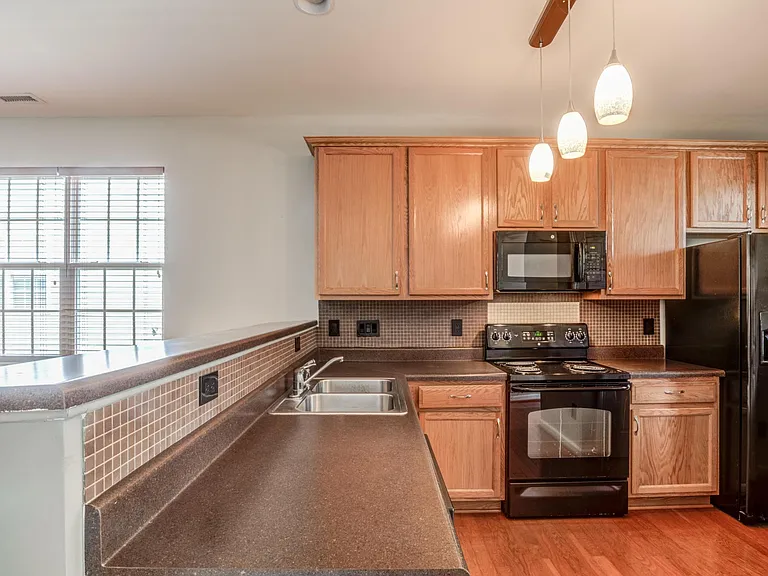 8221 Belneath Ct — Photo 27