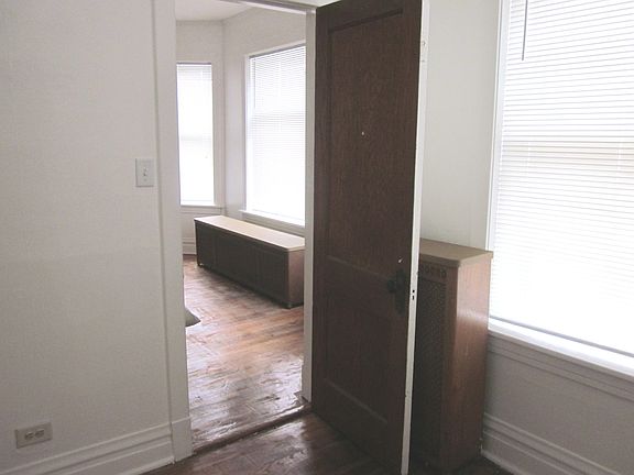 5th image of 703 N Christiana Ave