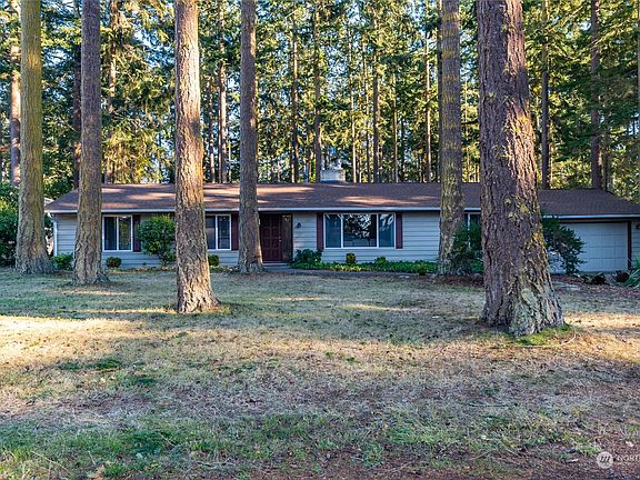3rd image of 1916 N Fir Woods Place