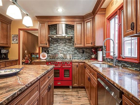 2nd image of 4836 Briarwood Ln