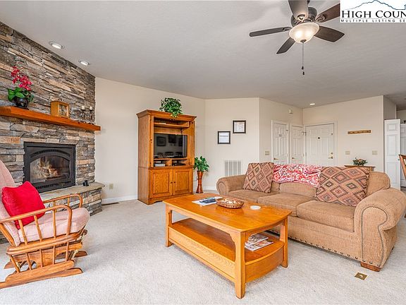 3rd image of 419 Craggy Pointe #3C