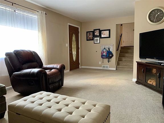 3rd image of 318 Taylor Ave