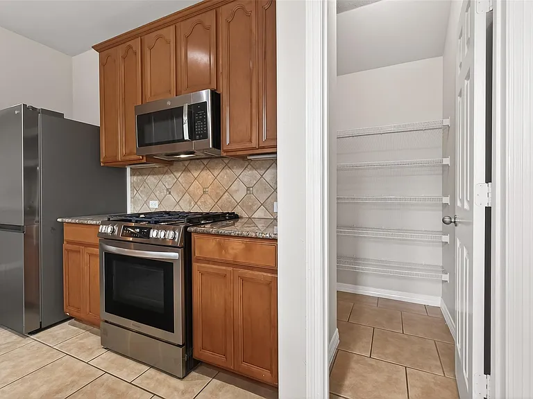 24526 Avellino Ct — Photo 23
