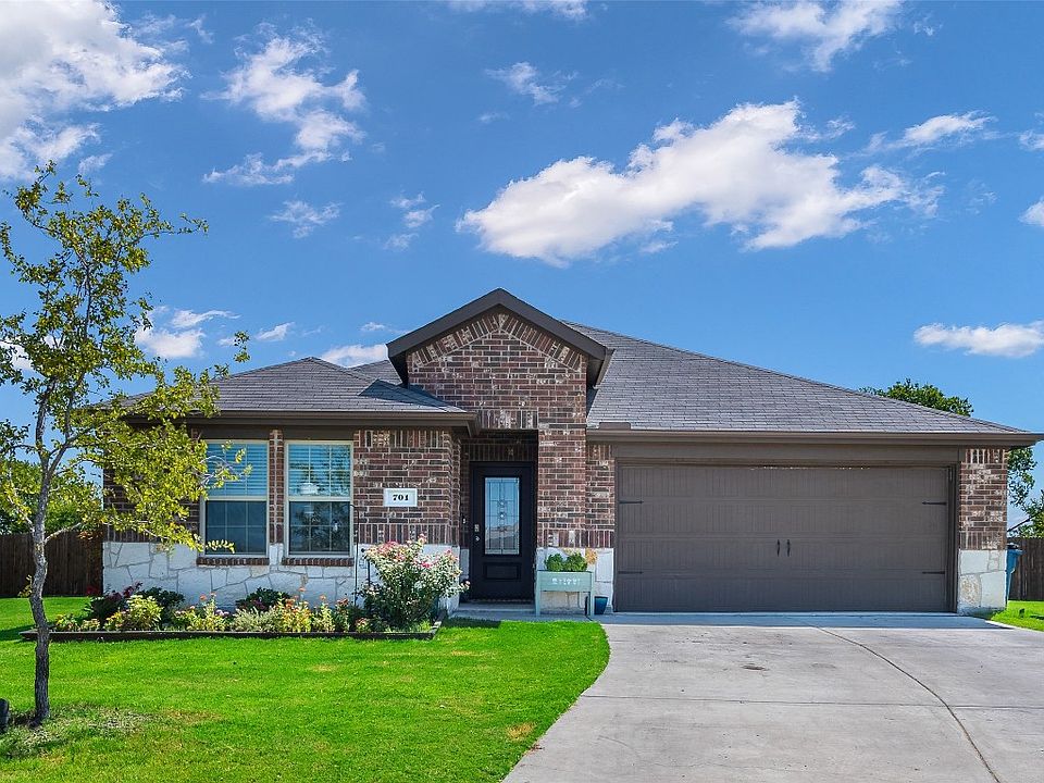 1st image of 701 Saddle Horn Way