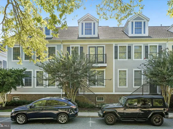 20 Village Green Dr, Ocean View, DE 19970