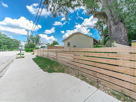 3rd image of 303 Baker Dr